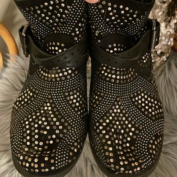 Ankle Bootie - Picture 2 of 6